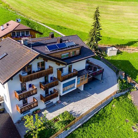Villa Hilde San Cassiano  Buitenkant foto